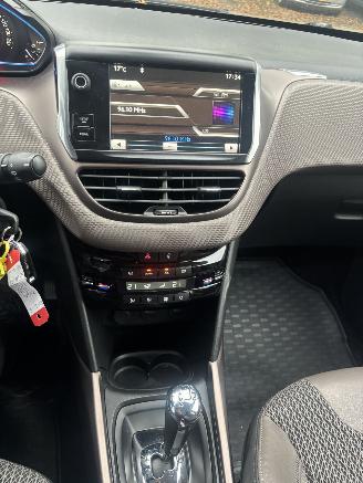 Peugeot 2008 1.2 VTI ALLURE PACK AUTOMAAT picture 9