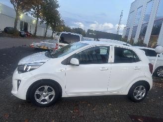 Kia Picanto 1.0 Comfortline picture 4
