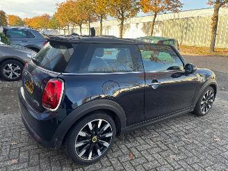Mini Cooper SE YOURS 33 KWH ALLEEN DAK + VOORRUIT SCHADE picture 4