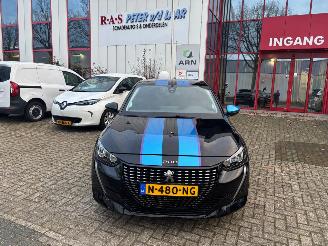 damaged passenger cars Peugeot 208 1.2 PureTech Active 2020/5