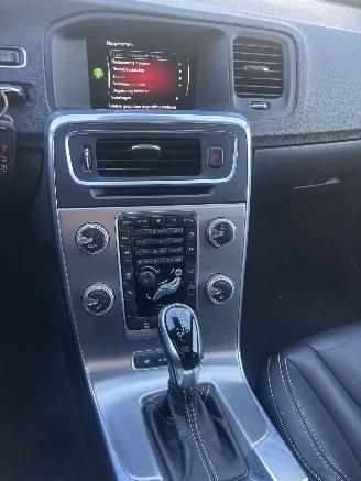 Volvo V-60 PLUG IN HYBRID 2.4 D6 AWD R-DESIGN picture 14