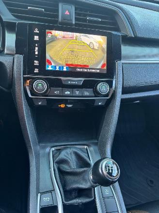 Honda Civic 5DR 1.0 I-VTEC COMFORT picture 12