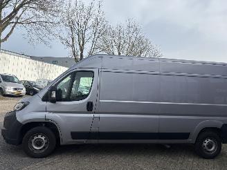 Peugeot Boxer 2.2 BLUEHDI 120 L3H2 3.3T picture 3