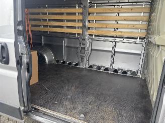 Peugeot Boxer 2.2 BLUEHDI 120 L3H2 3.3T picture 12