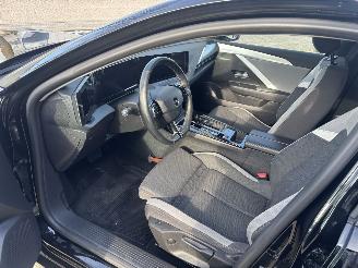 Opel Astra SPORTS TOURER BNS EDITION 1.2 96KW GEEN SCHADE picture 9