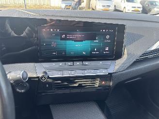 Opel Astra SPORTS TOURER BNS EDITION 1.2 96KW GEEN SCHADE picture 13