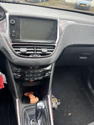 Peugeot 2008 1.2 VTI ACTIVE PACK picture 16