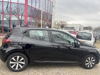 Renault Clio 1.0 TCe 90 Equilibre picture 7