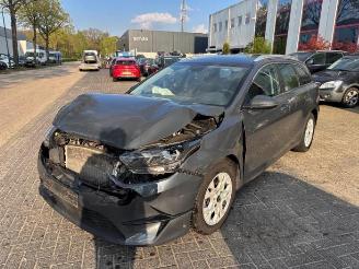 Kia Cee d Ceed Sportswagon (CDF), Combi 5-drs, 2018 1.0i T-GDi 12V 120 Eco-Dynamics+ picture 2