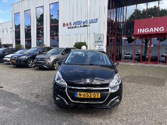 Unfallwagen Peugeot 208 1.2 PT ALLURE 2019/1