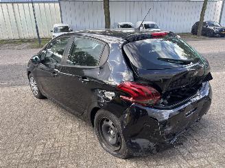 Peugeot 208 1.2 PT ALLURE picture 4