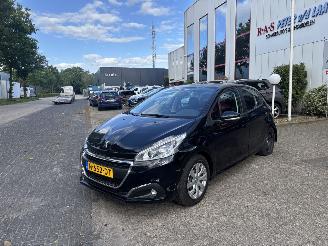 Peugeot 208 1.2 PT ALLURE picture 2