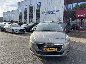Unfallwagen Peugeot 5008 1.2 PURET. STYLE 5P. 2016/2