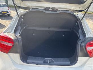 Mercedes A-klasse A180 1.6 90 KW super nette auto picture 11