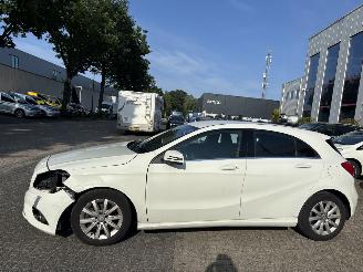 Mercedes A-klasse A180 1.6 90 KW super nette auto picture 3