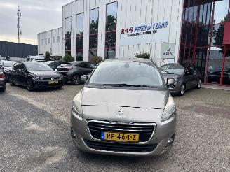Schadeauto Peugeot 5008 1.2 PURET. STYLE 5P. 2016/1