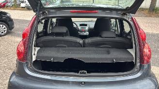Peugeot 107 1.0 ACTIVE picture 12
