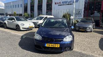 krockskadad bil auto Volkswagen Golf 1.6 FSI COMFORTLINE 2008/11