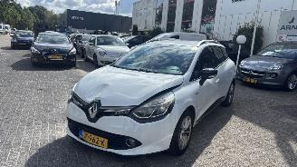 Vaurioauto  passenger cars Renault Clio 1.5 DCI LIMITED 2016/6