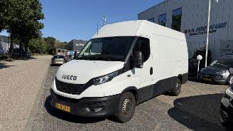 Iveco Daily 3.0 TD 35S21V 3520L H2 AUTOMAAT picture 2