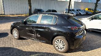 Peugeot 208 PureTech 75 Active picture 5