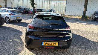 Peugeot 208 PureTech 75 Active picture 6