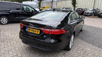 Jaguar XF 2.0D PORTFOLIO picture 6