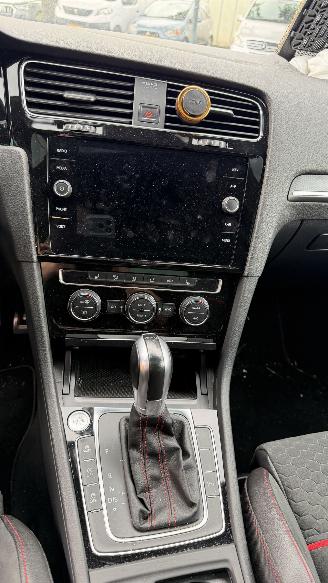 Volkswagen Golf 2.0 TSI GTI PERFORM. picture 11