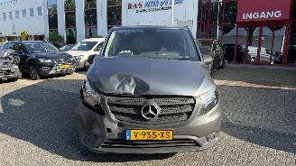 krockskadad bil bedrijf Mercedes Vito 109 CDI FUNCTIONAL L 2019/4