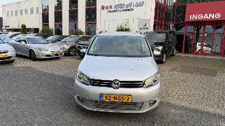 krockskadad bil auto Volkswagen Touran 1.2 TSI MOTOR LOOPT OP 3 CILINDERS 2010/9