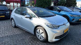Volkswagen ID.3 BEV 52KWH 125KW PURE ORANJE EDITION AUTO picture 9
