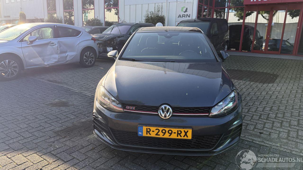 Volkswagen Golf 2.0 TSI GTI Performance