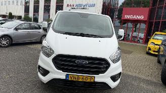 Schadeauto Ford Transit CUSTOM 340 2.0 TDCI L2H1 2021/11