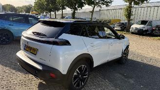 Peugeot 2008 1.2 PURETECH GT-LINE picture 6