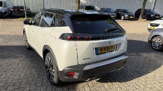 Peugeot 2008 1.2 PURETECH GT-LINE picture 4
