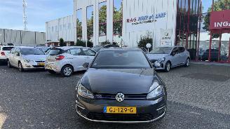 Damaged car Volkswagen Golf 1.4 GTE HYBRID 2015/6