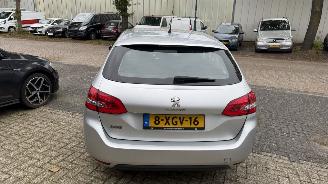 Peugeot 308 1.2 E-THP BLUE LEASE picture 6