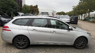 Peugeot 308 1.2 E-THP BLUE LEASE picture 8