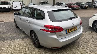 Peugeot 308 1.2 E-THP BLUE LEASE picture 5