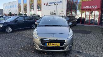 Vaurioauto  passenger cars Peugeot 5008  2016/2