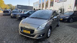 Peugeot 5008  picture 2