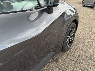 Toyota C-HR 1.8 - 72 Kw  Hybride Team Deutschland picture 24
