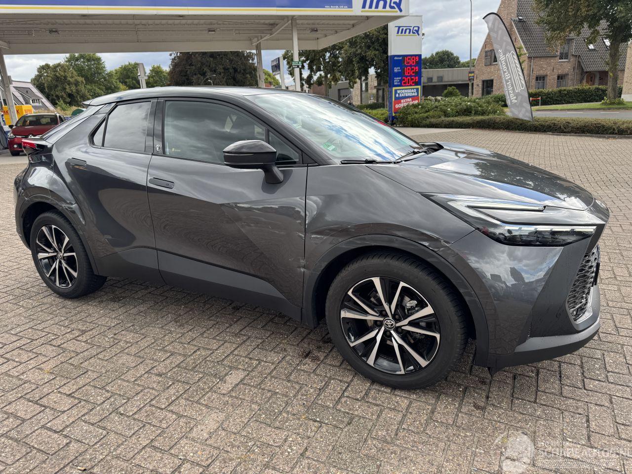 Toyota C-HR 1.8 - 72 Kw  Hybride Team Deutschland