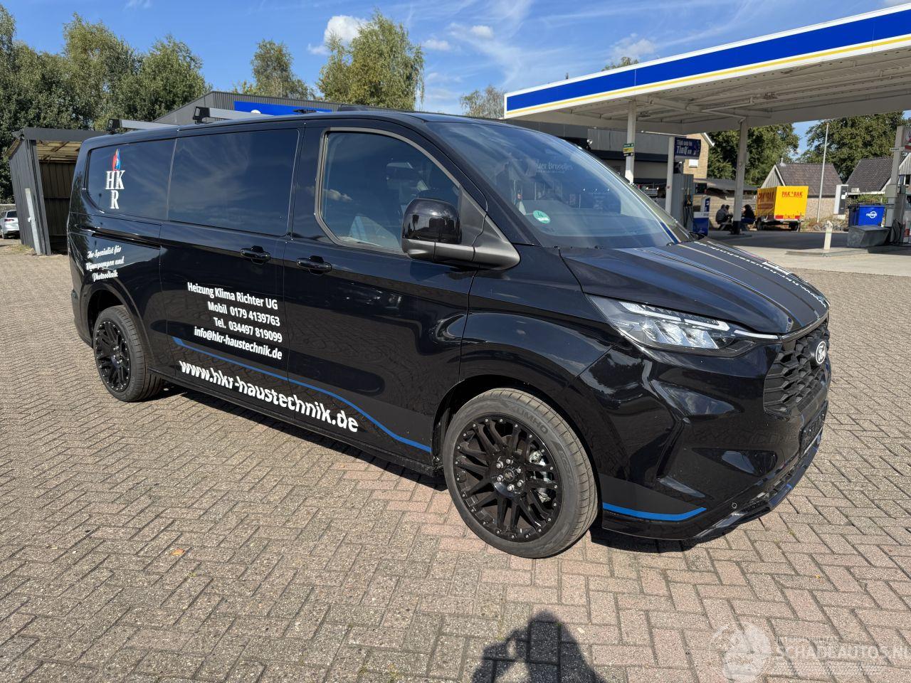 Ford Transit Custom  2.0 D - 125 Kw  L2 AWD Automaat Dubbel Cabine Nieuwste Model .