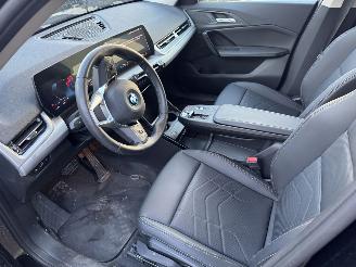 BMW iX1 30 E. 200 kw picture 14