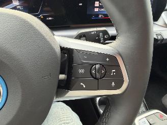 BMW iX1 2.0 E-Drive M-Sport picture 37