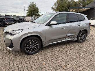BMW iX1 2.0 E-Drive M-Sport picture 9