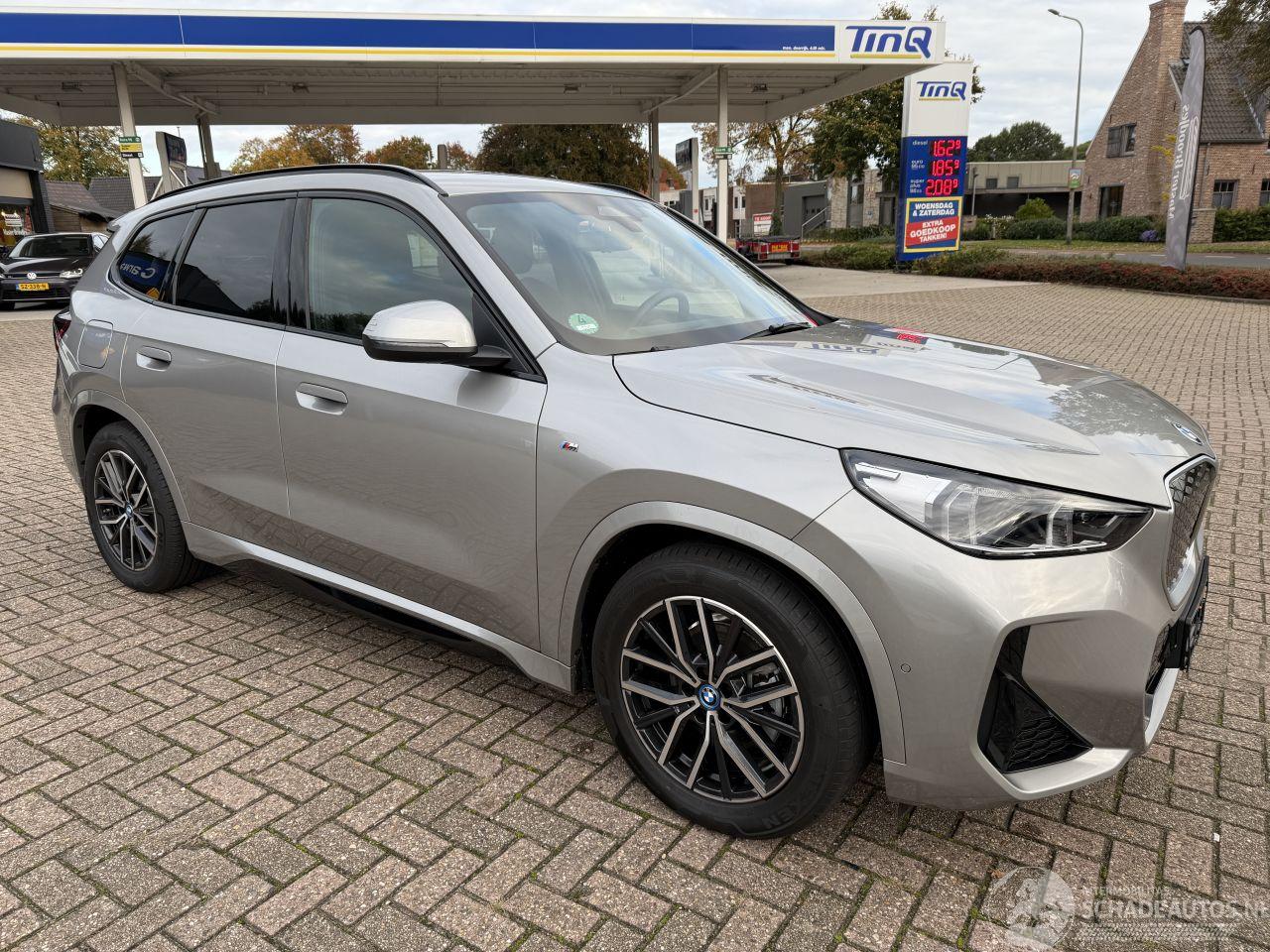 BMW iX1 2.0 E-Drive M-Sport