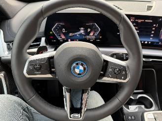 BMW iX1 2.0 E-Drive M-Sport picture 38