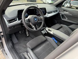 BMW iX1 2.0 E-Drive M-Sport picture 32